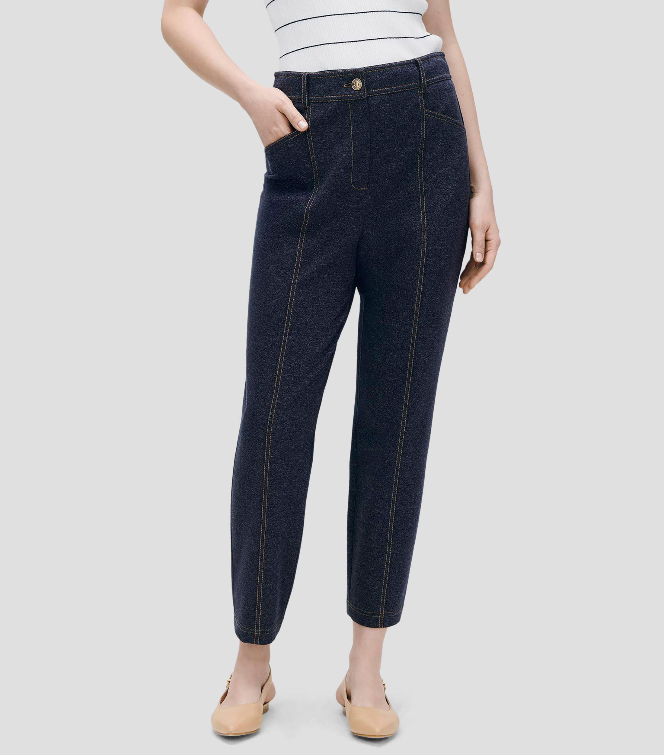 Pantalón recto tiro alto tipo denim stretch pespuntes en contraste Mujer